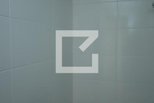 Banheiro de apartamento para alugar com 2 quartos, 48m² em Vila Curuçá, São Paulo