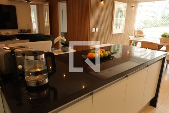 Cozinha de apartamento à venda com 3 quartos, 120m² em Vila Nova Conceição, São Paulo