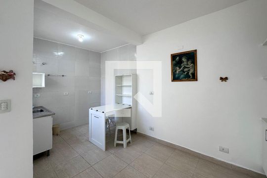 Sala/cozinha  de casa para alugar com 1 quarto, 35m² em Chácara Santo Antônio (zona Sul), São Paulo