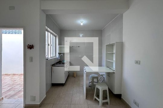 Sala/cozinha  de casa para alugar com 1 quarto, 35m² em Chácara Santo Antônio (zona Sul), São Paulo