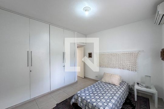 Quarto de casa para alugar com 1 quarto, 35m² em Chácara Santo Antônio (zona Sul), São Paulo