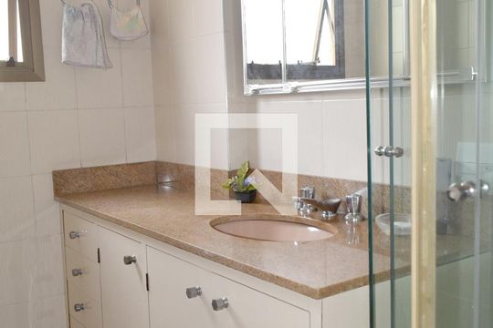 Banheiro Social de apartamento à venda com 3 quartos, 392m² em Paraíso, São Paulo