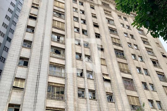 Fachada do Prédio de kitnet/studio para alugar com 1 quarto, 29m² em Centro Histórico de São Paulo, São Paulo