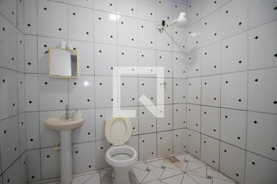 Banheiro da Suíte de casa para alugar com 3 quartos, 180m² em Q 407, Brasília