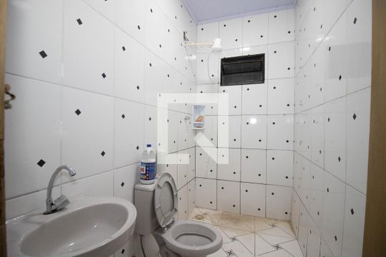 Banheiro Social de casa para alugar com 3 quartos, 180m² em Q 407, Brasília