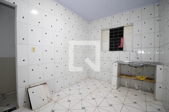 Cozinha e Área de Serviço de casa para alugar com 3 quartos, 180m² em Q 407, Brasília