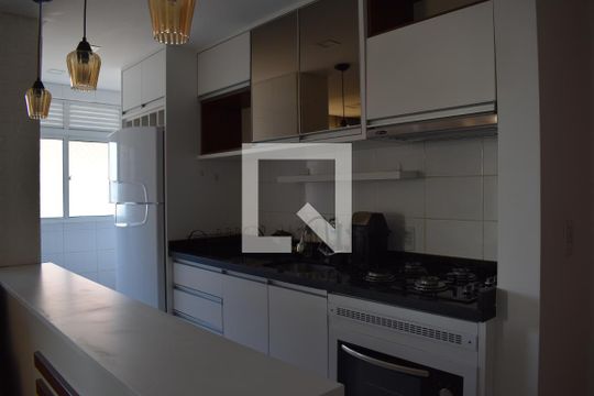 Cozinha de apartamento para alugar com 2 quartos, 48m² em Fazendinha, Curitiba