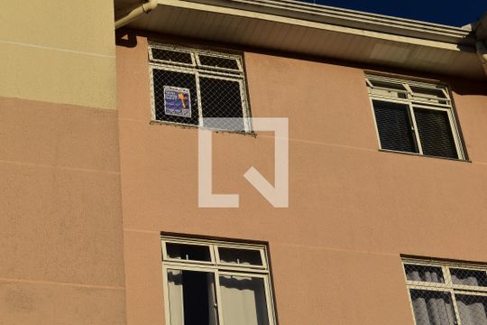 Plaquinha de apartamento para alugar com 2 quartos, 48m² em Fazendinha, Curitiba