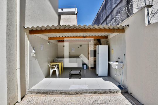 Área comum de casa para alugar com 2 quartos, 120m² em Vila Bertioga, São Paulo