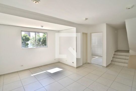 Casa para alugar com 2 quartos, 120m² em Vila Bertioga, São Paulo