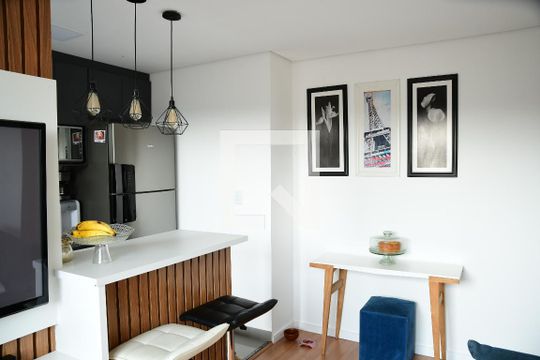Sala de apartamento para alugar com 2 quartos, 72m² em Jardim Pioneiro, Cotia