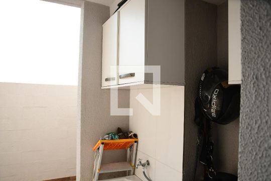 Área de Serviço de apartamento para alugar com 2 quartos, 72m² em Jardim Pioneiro, Cotia