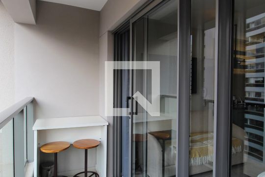 Varanda de kitnet/studio para alugar com 1 quarto, 31m² em Indianópolis, São Paulo
