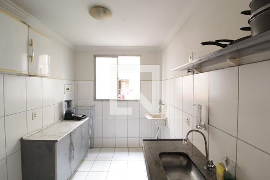 Cozinha de apartamento para alugar com 3 quartos, 54m² em Brasil, Uberlândia