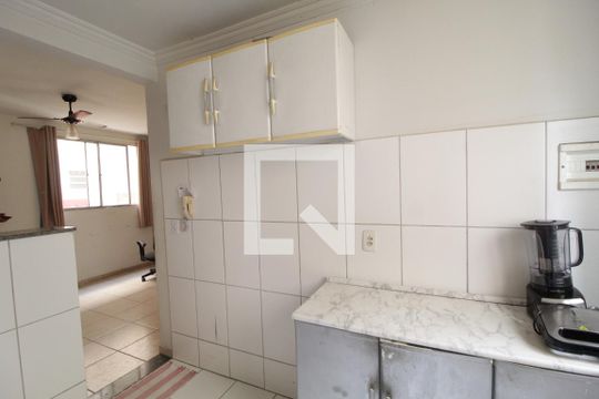 Cozinha de apartamento para alugar com 3 quartos, 54m² em Brasil, Uberlândia