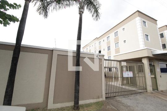 Fachada de apartamento para alugar com 3 quartos, 54m² em Brasil, Uberlândia