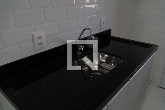 Cozinha de apartamento para alugar com 2 quartos, 44m² em Jardim Umarizal, São Paulo