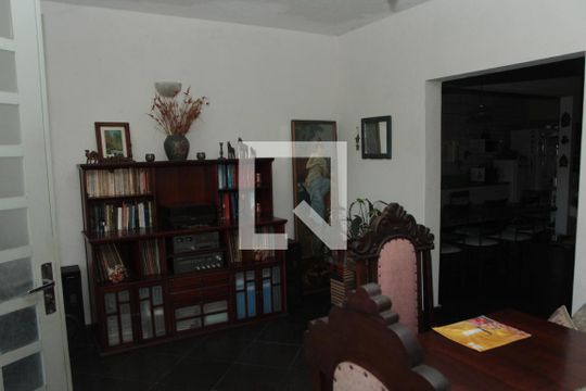 Sala de casa à venda com 3 quartos, 290m² em Ouro Preto, Belo Horizonte