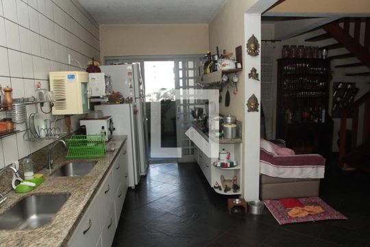 Cozinha de casa à venda com 3 quartos, 290m² em Ouro Preto, Belo Horizonte