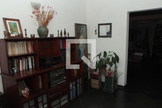 Sala de casa à venda com 3 quartos, 290m² em Ouro Preto, Belo Horizonte