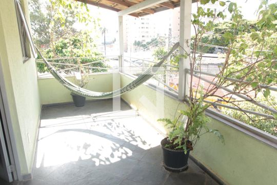 Varanda de casa à venda com 3 quartos, 290m² em Ouro Preto, Belo Horizonte
