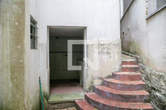 Área externa de casa para alugar com 3 quartos, 250m² em Petrópolis, Porto Alegre