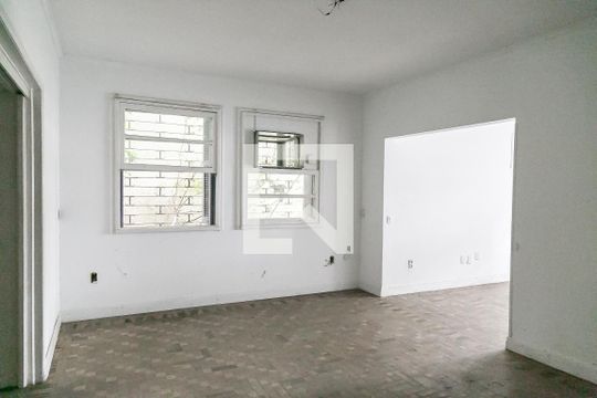 Sala de casa para alugar com 3 quartos, 250m² em Petrópolis, Porto Alegre