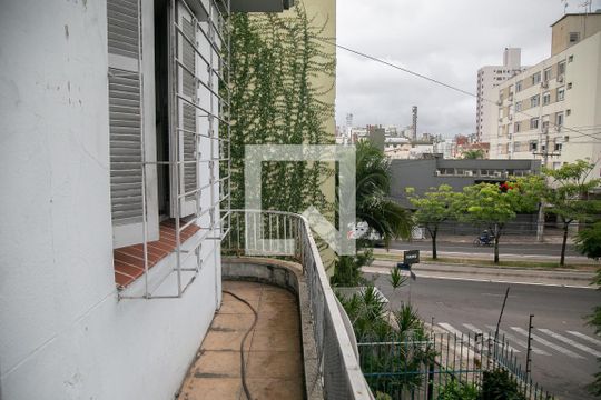 Sacada de casa para alugar com 3 quartos, 250m² em Petrópolis, Porto Alegre
