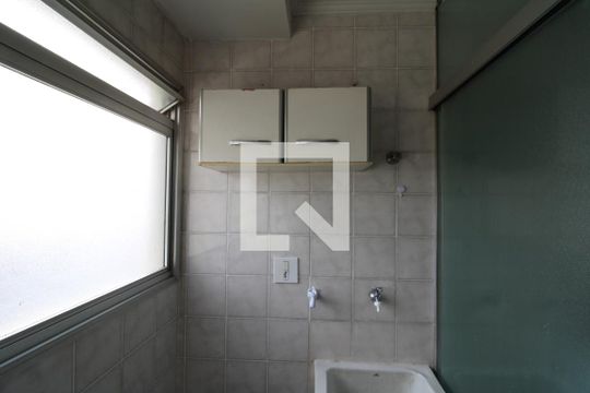 Área de Serviço de apartamento para alugar com 2 quartos, 53m² em Parque Vitoria, São Paulo