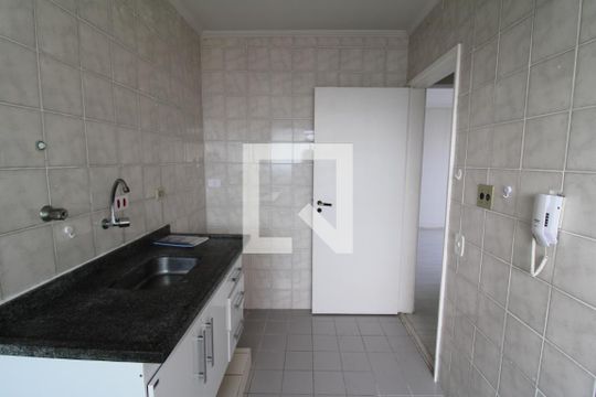 Cozinha de apartamento para alugar com 2 quartos, 53m² em Parque Vitoria, São Paulo