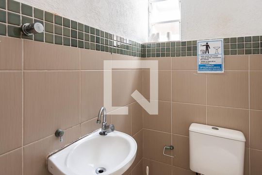 Banheiro 1 de casa para alugar com 5 quartos, 250m² em Boqueirão, Santos
