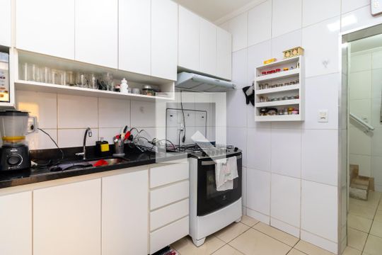 Cozinha de casa de condomínio à venda com 2 quartos, 70m² em Santana, São Paulo