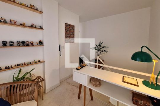 Corredor 2 andar de apartamento à venda com 3 quartos, 158m² em Icaraí, Niterói