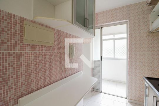 Cozinha e Área de Serviço de apartamento à venda com 2 quartos, 50m² em Vila Roque, São Paulo