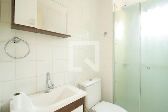 Banheiro de apartamento à venda com 2 quartos, 50m² em Vila Roque, São Paulo