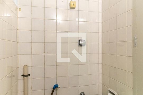 Banheiro de kitnet/studio para alugar com 1 quarto, 30m² em Vila Buarque, São Paulo
