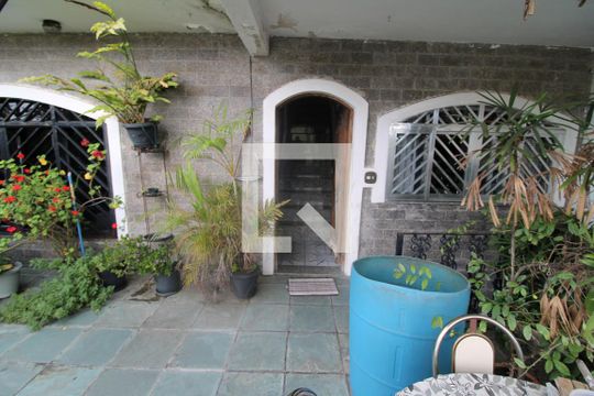 Área Comum de casa à venda com 3 quartos, 150m² em Vila Nilo, São Paulo
