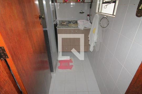 Banheiro 3 de casa para alugar com 3 quartos, 150m² em Vila Nilo, São Paulo