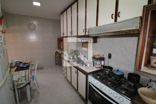 Cozinha de casa à venda com 3 quartos, 150m² em Vila Nilo, São Paulo