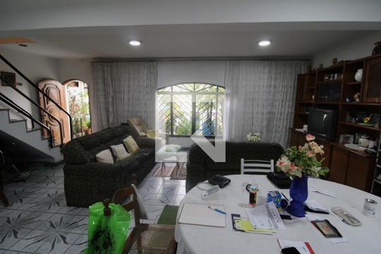Sala de casa para alugar com 3 quartos, 150m² em Vila Nilo, São Paulo