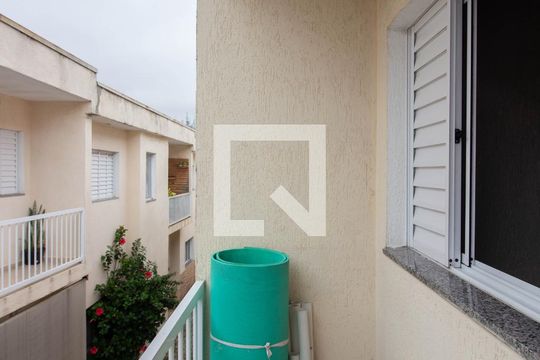Sacada de casa de condomínio à venda com 2 quartos, 73m² em Vila Santana, São Paulo