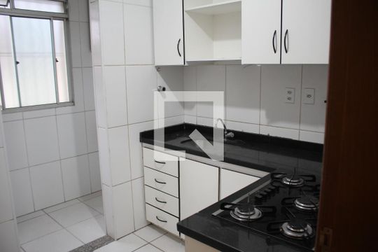 Cozinha de apartamento para alugar com 2 quartos, 60m² em Jardim Riacho das Pedras, Contagem