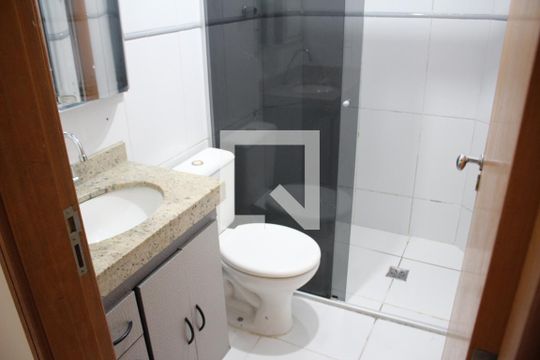 Banheiro de apartamento para alugar com 2 quartos, 60m² em Jardim Riacho das Pedras, Contagem