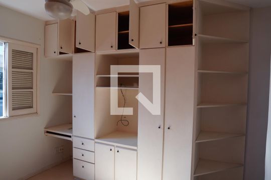 Suíte de casa à venda com 3 quartos, 147m² em Jardim Monte Kemel, São Paulo