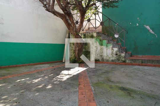Quintal de casa à venda com 3 quartos, 147m² em Jardim Monte Kemel, São Paulo