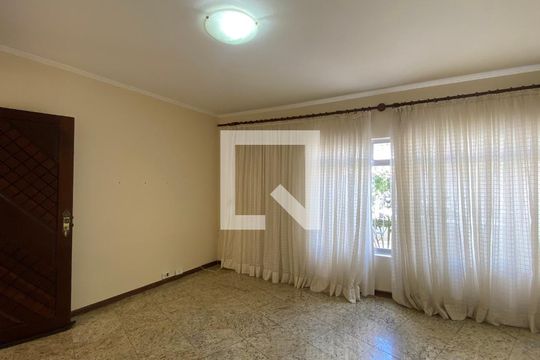 Sala de casa para alugar com 3 quartos, 156m² em Jardim Stella, Santo André