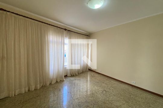 Casa para alugar com 3 quartos, 156m² em Jardim Stella, Santo André