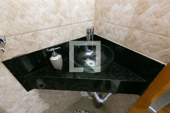Lavabo 1 de casa à venda com 3 quartos, 180m² em Itaquera, São Paulo