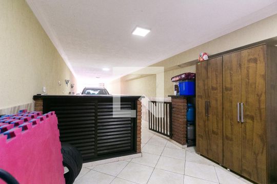 Garagem de casa para alugar com 3 quartos, 180m² em Itaquera, São Paulo