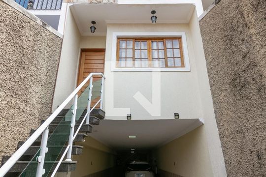Fachada de casa para alugar com 3 quartos, 180m² em Itaquera, São Paulo